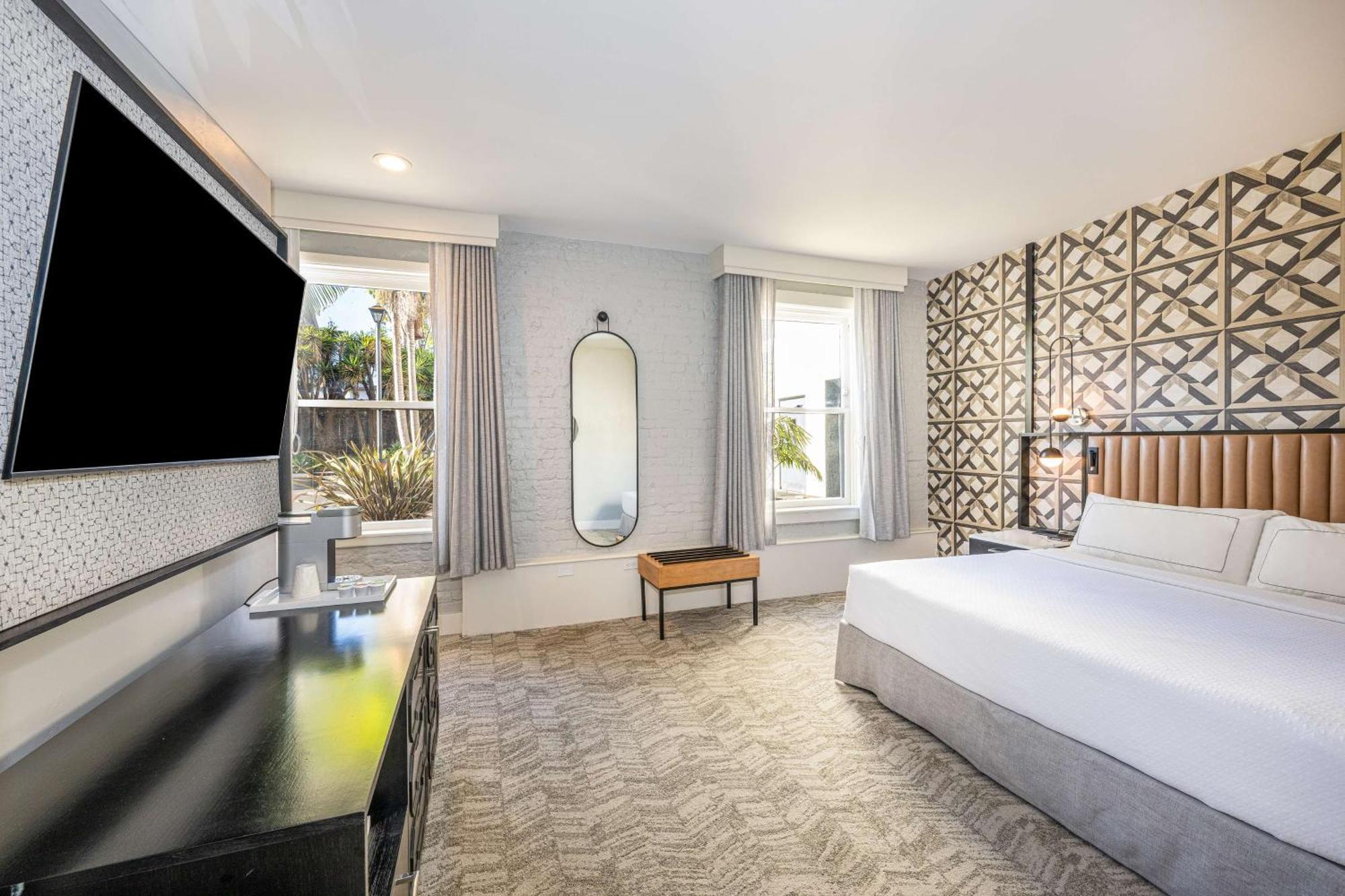Hotel Virginia Santa Barbara, Tapestry Collection By Hilton Exterior photo